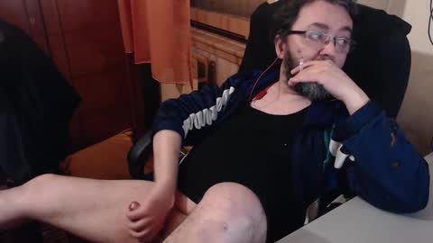 Snapshot of max818k chatting on February 2025 08:40:01 PM Max online show from February 2025 08:40:01 PM