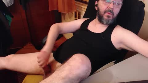 Snapshot of max818k chatting on December 2025 03:30:02 PM Max online show from December 2025 03:30:02 PM