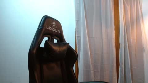 Snapshot of max_ashley_mds chatting on January 2025 04:27:01 PM Max Ashley online show from January 2025 04:27:01 PM