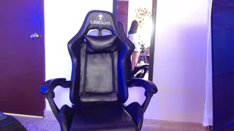 Snapshot of max_ashley_mds chatting on January 2025 04:17:01 PM Max Ashley online show from January 2025 04:17:01 PM