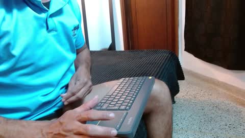 Snapshot of max_ashley_mds chatting on February 2025 04:11:02 PM Max Ashley online show from February 2025 04:11:02 PM