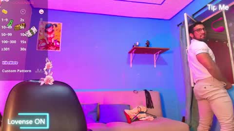 Snapshot of max_brown21 chatting on February 2025 08:45:02 PM max_brown21 online show from February 2025 08:45:02 PM