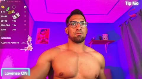 Snapshot of max_brown21 chatting on February 2025 10:40:02 PM max_brown21 online show from February 2025 10:40:02 PM