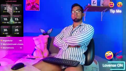 Snapshot of max_brown21 chatting on February 2025 12:03:02 PM max_brown21 online show from February 2025 12:03:02 PM