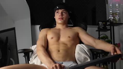 Snapshot of max_cortes1_ chatting on November 2025 11:29:01 PM 60 OFF ON MY OF ONLY FOR TODAY online show from November 2025 11:29:01 PM