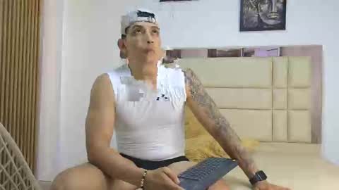 Snapshot of max_evanss_ chatting on October 2025 06:06:02 PM Max online show from October 2025 06:06:02 PM