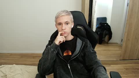 Max Gen with tats 24years  And Ethan without tats 20 years online show from April 2026 06:38:01 PM