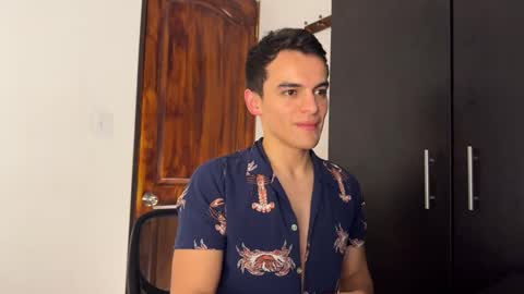 Snapshot of max_lancaster chatting on December 2024 10:17:02 PM Max Lancaster online show from December 2024 10:17:02 PM