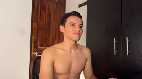 Snapshot of max_lancaster chatting on December 2024 01:20:02 AM Max Lancaster online show from December 2024 01:20:02 AM