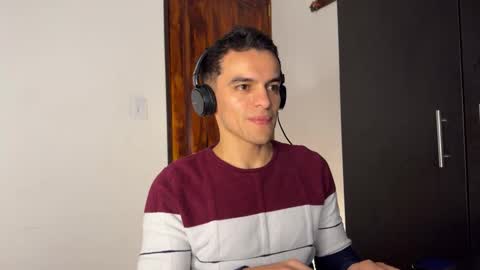 Snapshot of max_lancaster chatting on January 2025 12:16:02 AM Max Lancaster online show from January 2025 12:16:02 AM