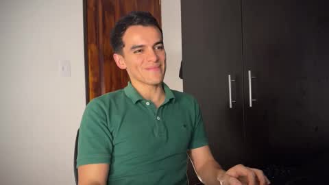 Snapshot of max_lancaster chatting on January 2025 11:51:01 PM Max Lancaster online show from January 2025 11:51:01 PM