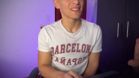 Snapshot of max_lancaster chatting on January 2025 02:37:02 AM Max Lancaster online show from January 2025 02:37:02 AM