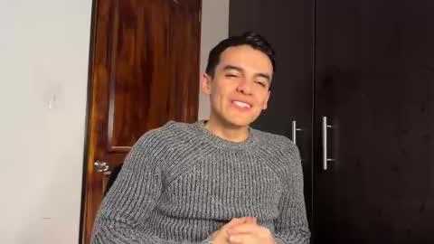 Snapshot of max_lancaster chatting on March 2025 01:53:02 AM Max Lancaster online show from March 2025 01:53:02 AM