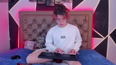 Snapshot of max_lover1 chatting on January 2025 03:39:02 PM Max lover1 online show from January 2025 03:39:02 PM