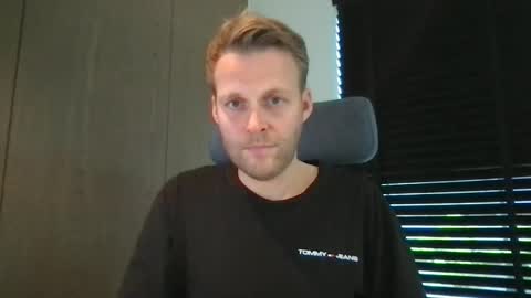 Max take off clothes online show from October 2025 08:26:01 AM