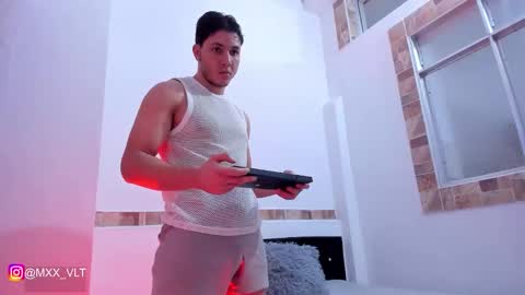 Snapshot of max_valiant1 chatting on November 2025 10:23:01 PM max_valiant1 online show from November 2025 10:23:01 PM