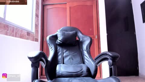 Snapshot of max_valiant1 chatting on November 2025 08:23:02 PM max_valiant1 online show from November 2025 08:23:02 PM