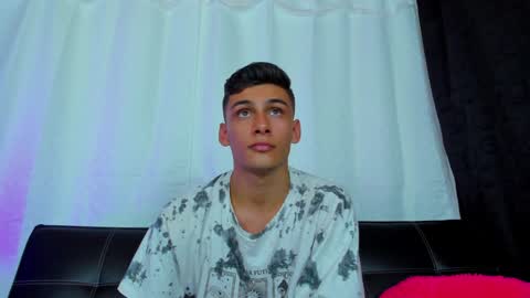 Snapshot of max_wild01 chatting on January 2025 10:50:02 AM MAX online show from January 2025 10:50:02 AM