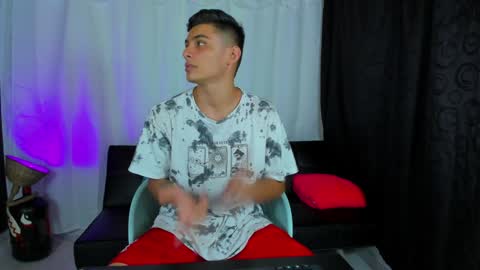 Snapshot of max_wild01 chatting on January 2025 08:17:01 PM MAX online show from January 2025 08:17:01 PM