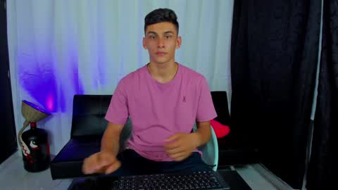 Snapshot of max_wild01 chatting on January 2025 11:02:02 AM MAX online show from January 2025 11:02:02 AM