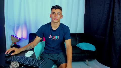 Snapshot of max_wild01 chatting on March 2025 12:45:01 PM MAX online show from March 2025 12:45:01 PM