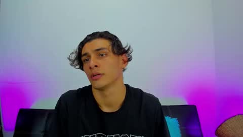 Snapshot of max_wild01 chatting on September 2025 06:19:02 AM MAX online show from September 2025 06:19:02 AM