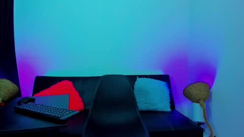 Snapshot of max_wild01 chatting on October 2025 05:35:02 PM MAX online show from October 2025 05:35:02 PM