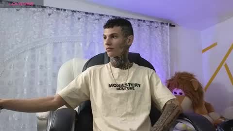 Snapshot of maxandalyn_ chatting on January 2025 07:57:01 PM Max Dalyn online show from January 2025 07:57:01 PM