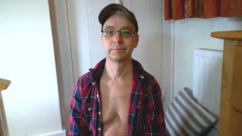 Snapshot of maxdavies chatting on February 2025 03:10:02 AM Max Davies online show from February 2025 03:10:02 AM