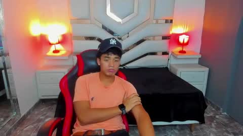 Max online show from November 2025 07:59:02 PM