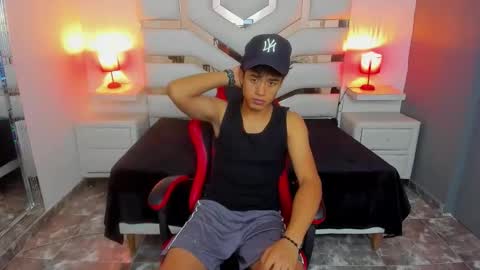 Max online show from November 2025 07:46:02 PM