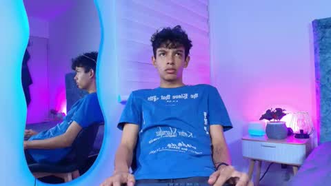 M A X F R O S T   online show from January 2026 07:28:02 PM