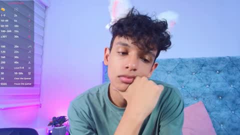 M A X F R O S T   online show from February 2026 07:31:01 PM