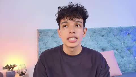 M A X F R O S T   online show from February 2026 07:17:02 PM