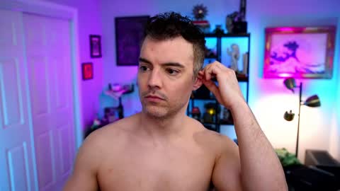 Max Hughes online show from April 2026 03:47:01 AM