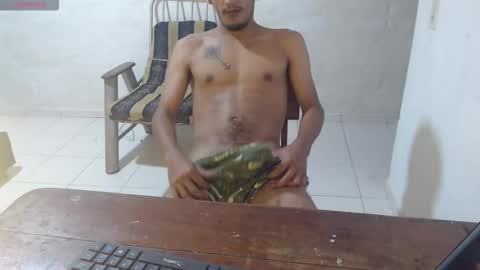 Snapshot of maxi_dick33 chatting on December 2025 09:54:02 PM maxi dick online show from December 2025 09:54:02 PM