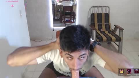 Snapshot of maxi_dick33 chatting on December 2025 12:04:01 AM maxi dick online show from December 2025 12:04:01 AM