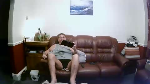 Snapshot of maxi_johnes chatting on December 2024 09:04:02 PM MAX online show from December 2024 09:04:02 PM
