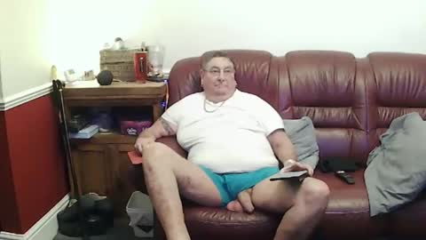 Snapshot of maxi_johnes chatting on April 2026 11:36:01 PM MAX online show from April 2026 11:36:01 PM