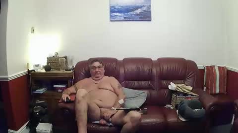 Snapshot of maxi_johnes chatting on May 2026 10:38:01 PM MAX online show from May 2026 10:38:01 PM