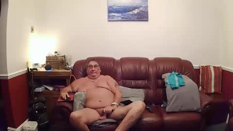 Snapshot of maxi_johnes chatting on May 2026 09:20:01 PM MAX online show from May 2026 09:20:01 PM