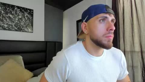 Snapshot of maxiimo_wolf chatting on September 2025 08:21:01 PM Maximo Wolf online show from September 2025 08:21:01 PM