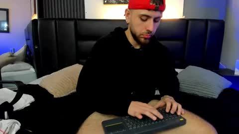 Snapshot of maxiimo_wolf chatting on September 2025 08:55:02 PM Maximo Wolf online show from September 2025 08:55:02 PM