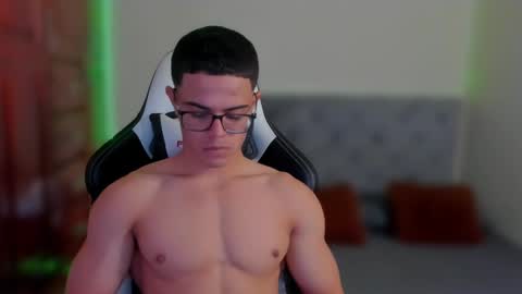 Snapshot of maxiimus__ chatting on January 2025 06:57:01 PM Maximus online show from January 2025 06:57:01 PM