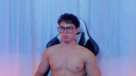 Snapshot of maxiimus__ chatting on October 2025 06:00:01 AM Maximus online show from October 2025 06:00:01 AM