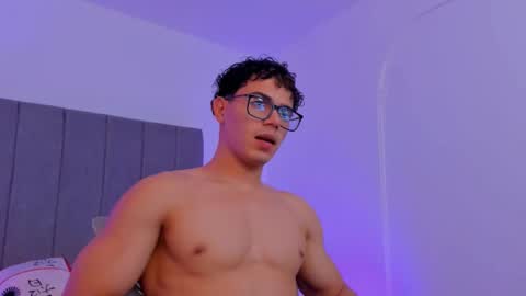 Snapshot of maxiimus__ chatting on October 2025 04:51:02 AM Maximus online show from October 2025 04:51:02 AM