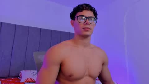 Snapshot of maxiimus__ chatting on October 2025 06:59:01 AM Maximus online show from October 2025 06:59:01 AM