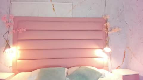 maxim online show from September 2025 02:22:02 AM