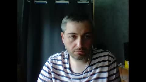 Snapshot of maximefrxx chatting on June 2026 01:24:01 PM Maxime online show from June 2026 01:24:01 PM