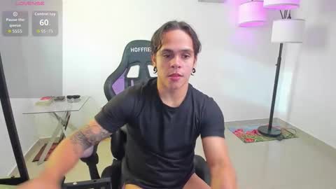 maximiliano_scoott_ online show from November 2025 09:15:01 PM